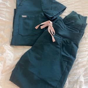 FIGS XS one pocket top and jogger set- teal